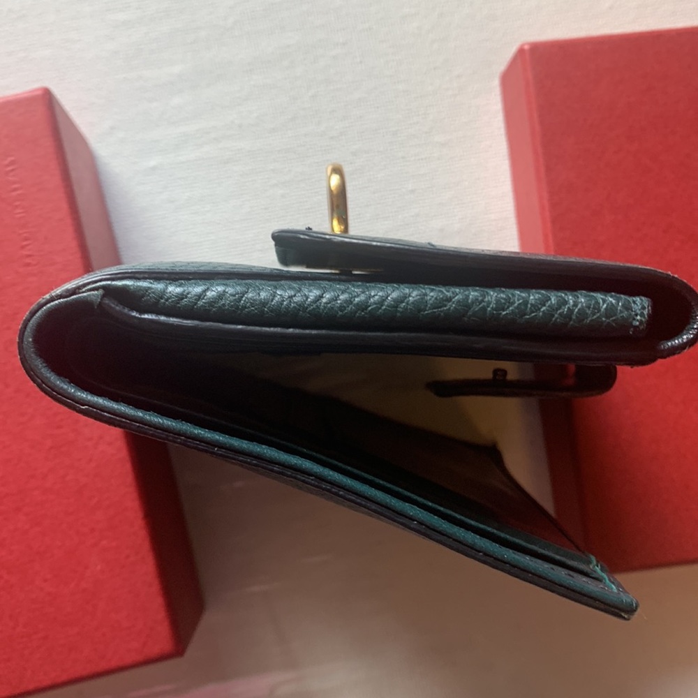 Salvatore Ferragamo Gancini claps leather compact wallet - Picture 7 of 7